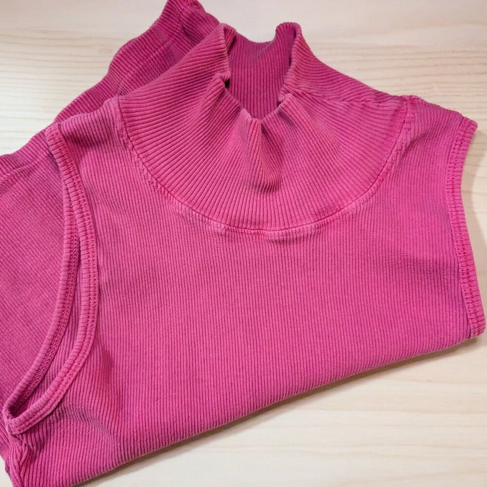 Big Bud Press Hot Pink Essential Sleeveless Turtleneck, size XS